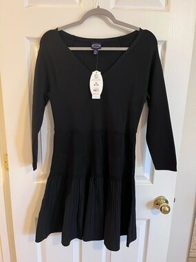 Scoop Women’s Black V-Neck  Dress